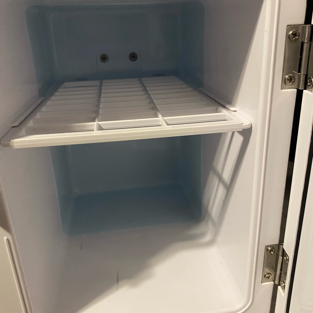 Pink Retro Mini Fridge - Picture 5 of 8